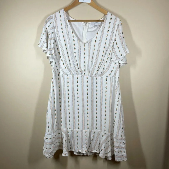 Forever 21 Mini Dress Women's Size 0X White Floral 100%Rayon Short Sleeve V Neck - Picture 3 of 12